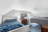Lake Charlevoix Family Resort ~ 3 Houses ~ Perfect Retreat For Families! - 3 estrellas