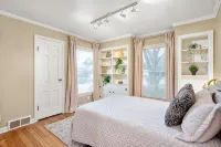 The University House King Beds+Fast WIFI+W/D - Boutique
