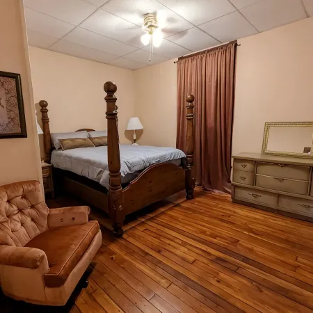 Stowaway Suites on the Avenue: Mt Laurel Suite