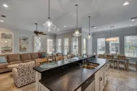 5 BR Home in the Sandestin Resort! Near Beach & Baytowne Wharf, WiFi, Golf Cart! - 3-Sterne