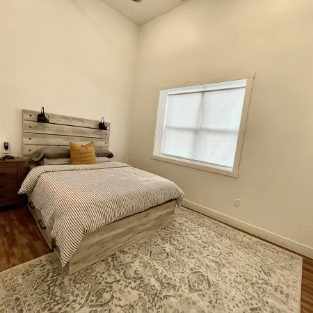 One block to Moab shops and restaurants closest condos to downtown