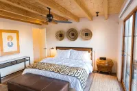 New and Modern; Historic District home with Ski Mtn Views,  A/C, walk to Plaza - Bungalow