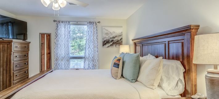 Ski in/out, AC, Gas Fireplace, Wifi, Coffee Bar, 1 Dog ok! Hotels in Sugar Mountain