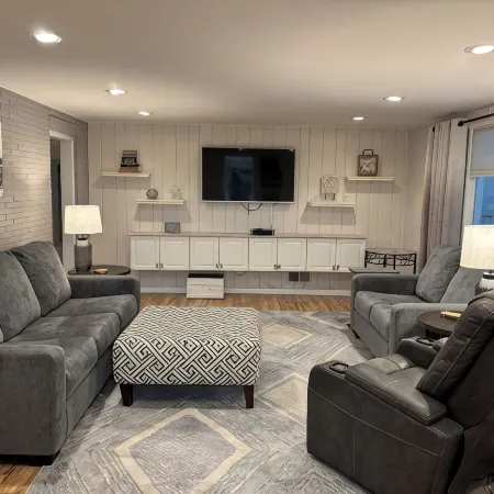 2-bedroom vacation home just 3 minutes drive to Drake University