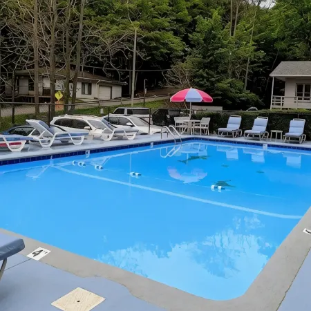 Couples Waterfront Condo Saugatuck Kayak-Beach-Hike-Kayak Outdoor Heated Pool