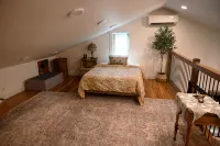 Scottland Yard Farm -Queen's Quarters - Boutique