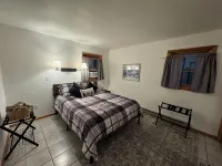 Cozy Secluded Lakefront Chalet With Hottub & Mountain Views - 4 estrellas