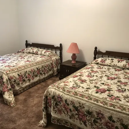 Clean, Comfortable and Quiet Condo at the base of Jackson Creek Summit
