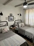 格蘭德湖猴島小屋，距香格里拉幾分鐘，帶熱水浴缸和火坑 - 精品