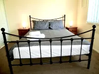'Avalon' - Small group or family getaway - Wifi
