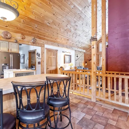 Cozy Vermont Log Cabin Chalet Only Minutes from Jay Peak