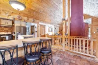 Cozy Vermont Log Cabin Chalet Only Minutes from Jay Peak - Hytter