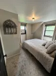 Charming 2 BR home  - newly renovated - 무료 와이파이