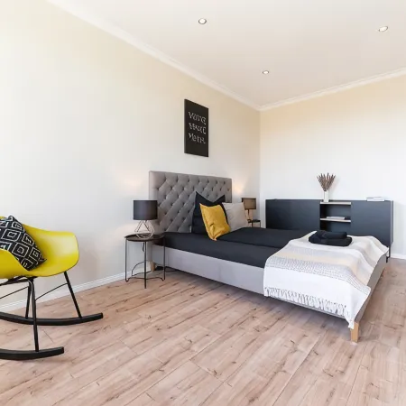 Stylish old building apartment with 2 bedrooms - 200m to the Elbe - close to the center