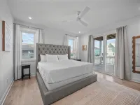 Luxe 4 Bedroom Home w/ Ocean views & Quick Private Beach Access in Surf City! - Boutique