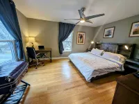 Historic Home w/ Large Kitchen-Comfy Beds-Laundry - Wifi