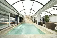 Coral Hotel Athens - Parking