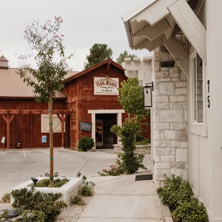 The Silo Inn near Zion, Snow Canyon and Bryce Canyon! honeymoon getaway. 2023