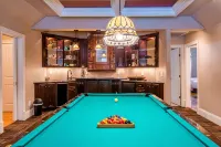 Large House w/ Private Pool - Perfect for Golfing Groups 12 Beds in 6 Bedrooms - Boutique