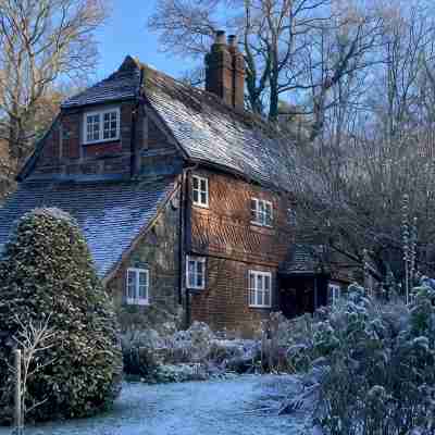 Beautiful 16th Century House in National Park 1 hr from London with Small Pool Hotel Exterior