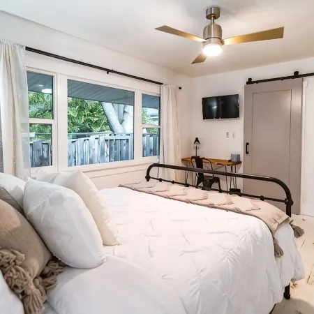 Cozy Farmhouse Suite Hotels in Cache County