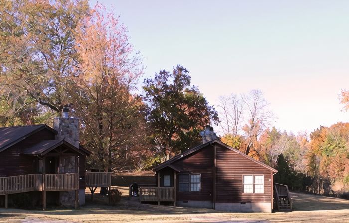 Winetrail Cabin - Giant City SP, SIU, Cedar Lake, & Shawnee Forest minutes away!