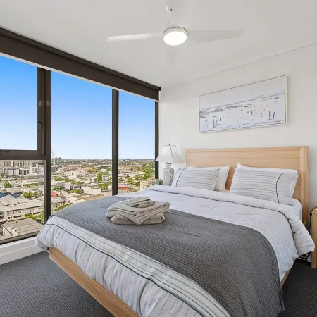 Immaculate Top Floor Views! 2Bed/2Bath/1Car/Pool