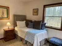 Private Wooded Retreat close to Cornell - 무료 와이파이