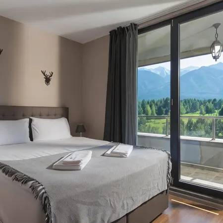 CORNELIA DELUXE RESIDENCE