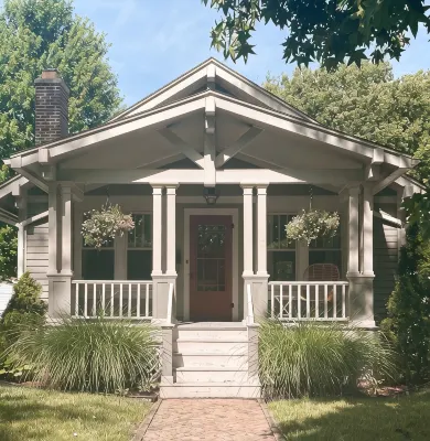 Stylish Family/Pet Friendly Cottage in Coveted Clark Park with Fenced In Yard - Homestays