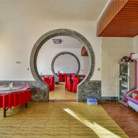 Binchuan Shanrong Inn