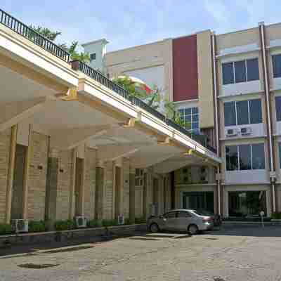 Karlita Hotel Tegal Hotel Exterior