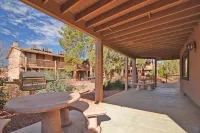 Prime Unit with Red Rock Views, Free EV Charging - 2-Star