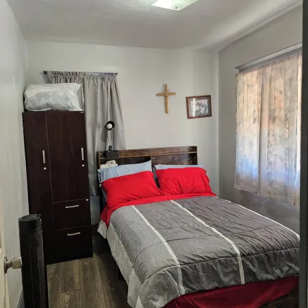 Remodeled Cute 3 room 1 bath house