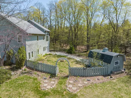 Cozy Home - 3 min to Sister Bay Downtown, Beach, & Pirates Cove Adventure Golf - 4-Star