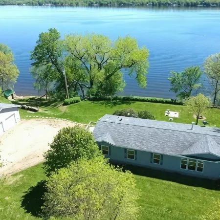 Beautiful Lake front property on Big Stone Lake