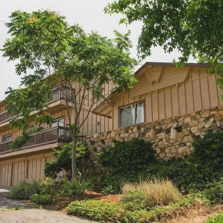 Holiday Lodge