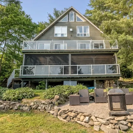 Muskoka Lakeshore Cottage Bliss