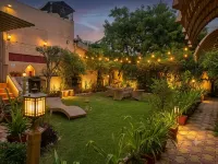 Travellers Village Resort -City Centre Near JAL Mahal Jaipur - Hosteller