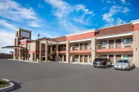 Super 8 by Wyndham Humble/Fallcreek/Houston Hotels near Lake Houston