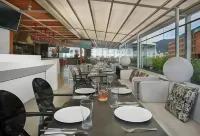 100 Luxury Suites