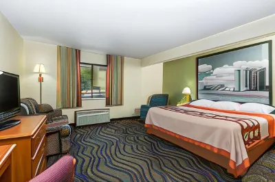 Super 8 by Wyndham Newton Hotels in Newton