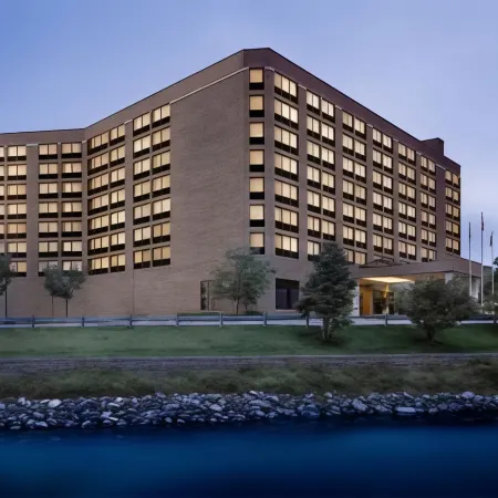 Sheraton Lisle Naperville Hotel