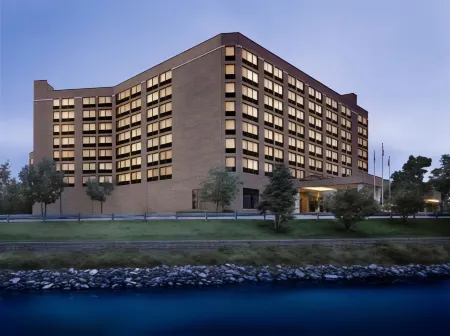 Sheraton Lisle Naperville Hotel