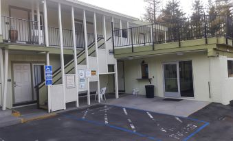 Econo Lodge Inn & Suites Heavenly Village Area