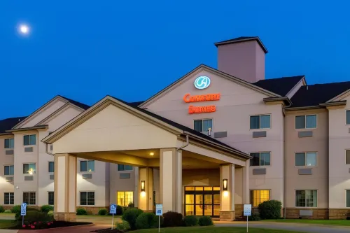 Comfort Suites Burlington Hotels in Burlington