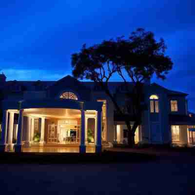 Hemingways Nairobi Hotel Exterior