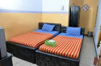 RedDoorz Syariah at Santana Stasiun Kepanjen Hotels in Kepanjen
