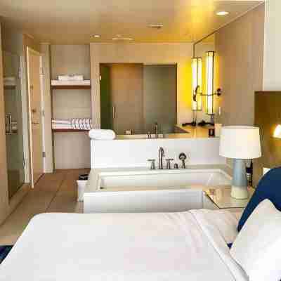 OneLuxStay at W Residences Rooms