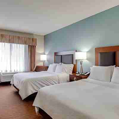 Holiday Inn Express & Suites ST. Cloud Rooms